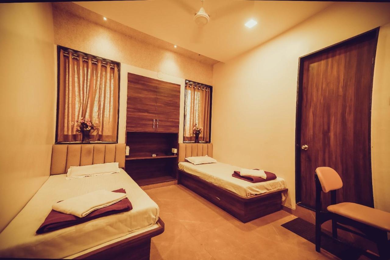 Hotel Kiran Miraj Exterior photo